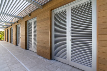 oceane condominiums poolside cabanas louver doors